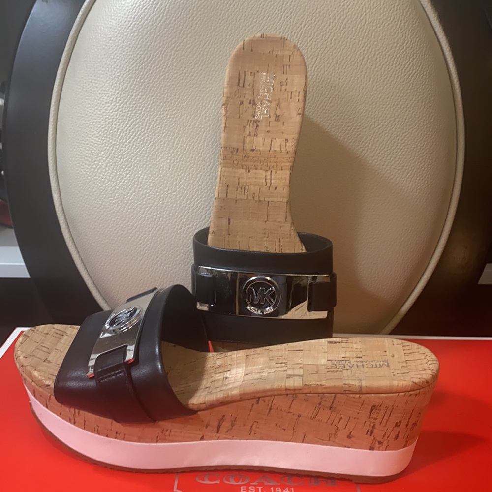 Michael Kors Wedges Slippers Brand New Beautiful.